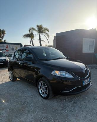 Lancia Ypsilon 1.3 MJT 16V 95 CV 5 porte S&S Gold