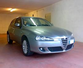 Alfa Romeo 147 1.9 JTD Distinctive
