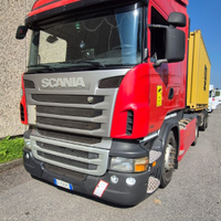 Trattore scania e rimorchio portacontainer