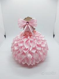 Bambolina in raso e resina