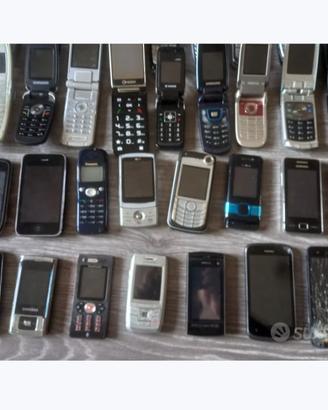Telefonini da collezione o ricambi