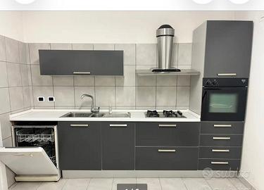 Cucina compelta di elettridomestici 3.20x60
