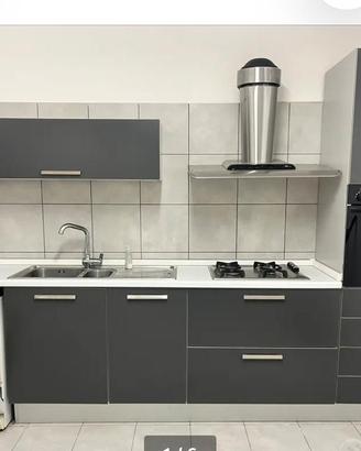 Cucina compelta di elettridomestici 3.20x60