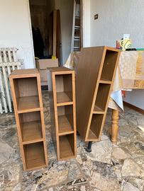 Pensili a giorno in legno da cucina
