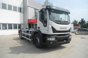 IVECO EUROCARGO 180E32K CON GANCIO SCARRABILE