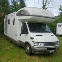 Camper monoscocca mansardato
