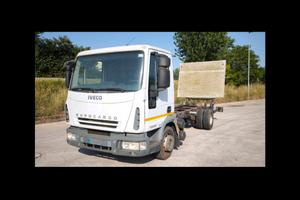 IVECO 100E18 passo 3690 a telaio più sponda idr