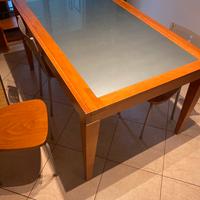 Tavolo in vetro allungabile