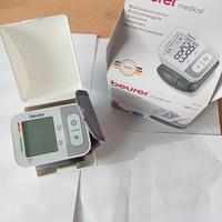 misuratore di pressione da polso 