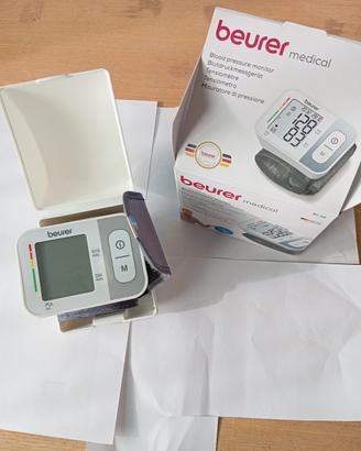 misuratore di pressione da polso 