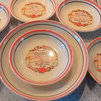 6 piatti fondi e piatto da portata.