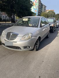 LANCIA YPSILON 2009 INCIDENTATA