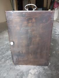 Armadietto legno