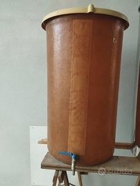 Contenitore in Vetroresina con rubinetto da 150 Lt