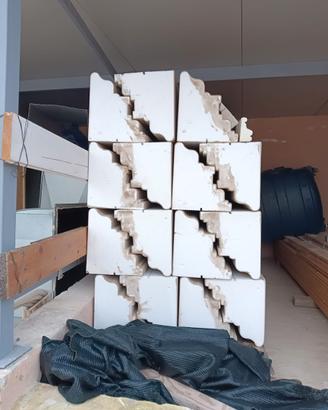 Cornici in EPS con rivestimento in resina