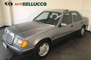 MERCEDES 200 E