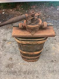 Pompa a mano per travaso e bigoncia legno