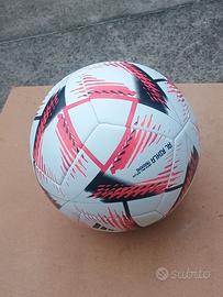 Pallone da calcio nuovo