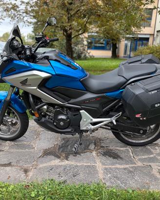 Honda NC 750 X DCT CON BORSE