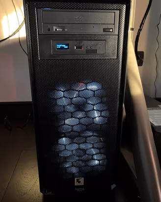 Commodore Amiga 1200 Tower (recappato)