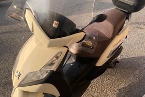 Peugeot Geopolis 300 