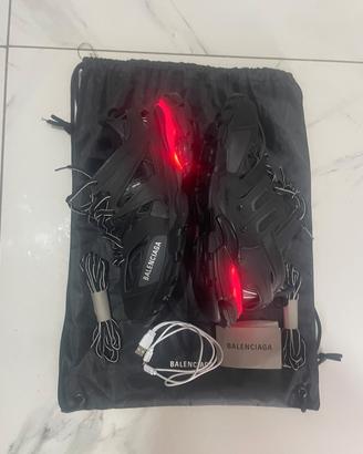 Balenciaga  track con i led