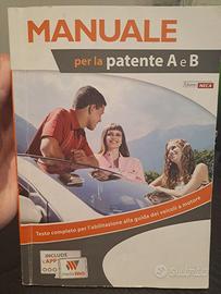 MANUALE PER PATENTE A E B (9788894425529)