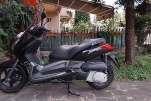 scooter Yamaha XMAX 250