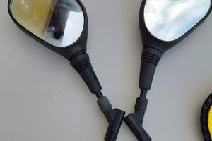 Coppia Specchietti Retrovisori Moto / Scooter