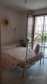 letto antico smaltato bianco