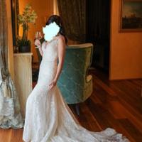 Abito da sposa modello Sirena con velo