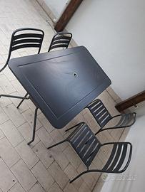 Tavolo in metallo da esterno con 4 sedie