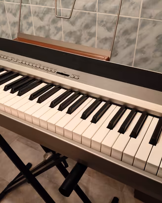 Tastiera Korg SP-300