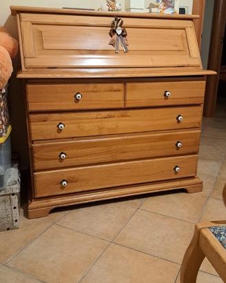 Cameretta in legno massellato di castagno