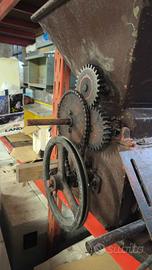 Pigiadiraspatrice uva a motore 220