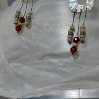 Orecchini pendenti madreperla