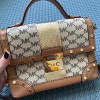 Borsetta di Michael Kors con logo