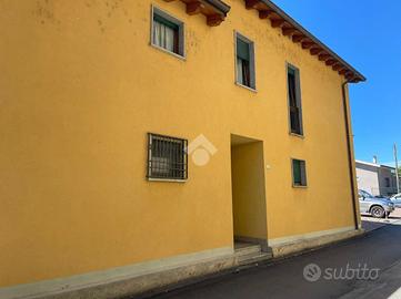 3 LOCALI A MANTELLO