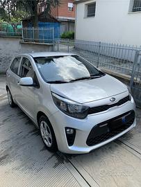 Kia Picanto argento anno 2021 km 33890