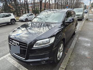 Audi Q7 4.2 FSI V8  benzina 7 posti gancio traino