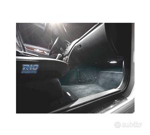 PLAFONI LED PER PIEDI E PORTE PER MERCEDES