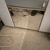 Mobiletto vintage per bagno con specchio