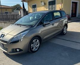 Peugeot 5008 1.6 HDi 112CV Family 7 posti perfetta