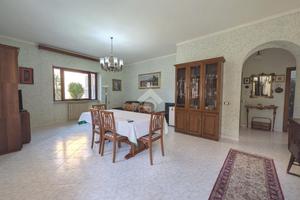 3 LOCALI A CIAMPINO