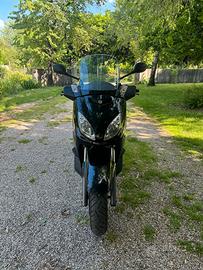 Yamaha xmax 250
