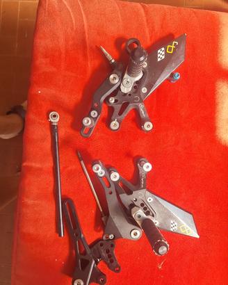 pedane arretrate aprilia rsv4 tuono v4
