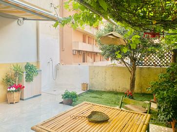 Alghero lido vicino spiaggia con giardino