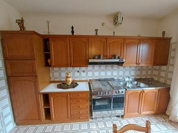Cucina in legno massello