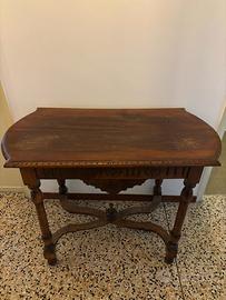 Tavolo vintage in legno