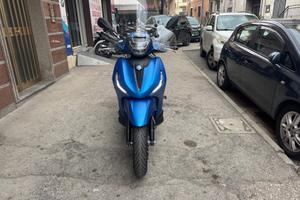 Piaggio Beverly 400 Sport